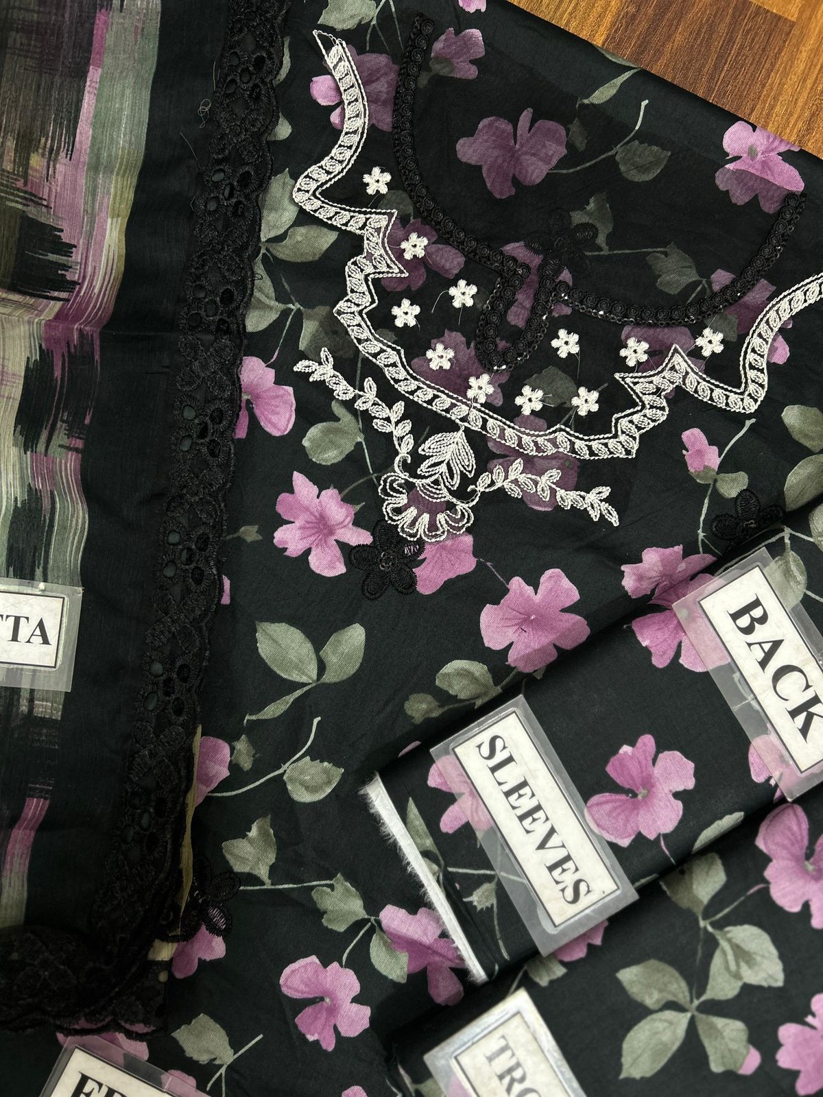 NUREH:DD-06 UNSTITCHED LAWN 3PCS PATCHES